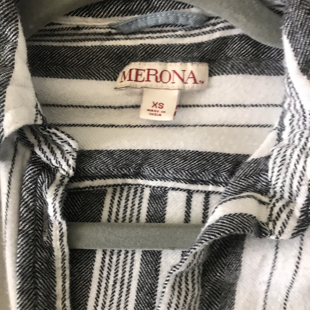 Xs button down - Picture 2 of 2